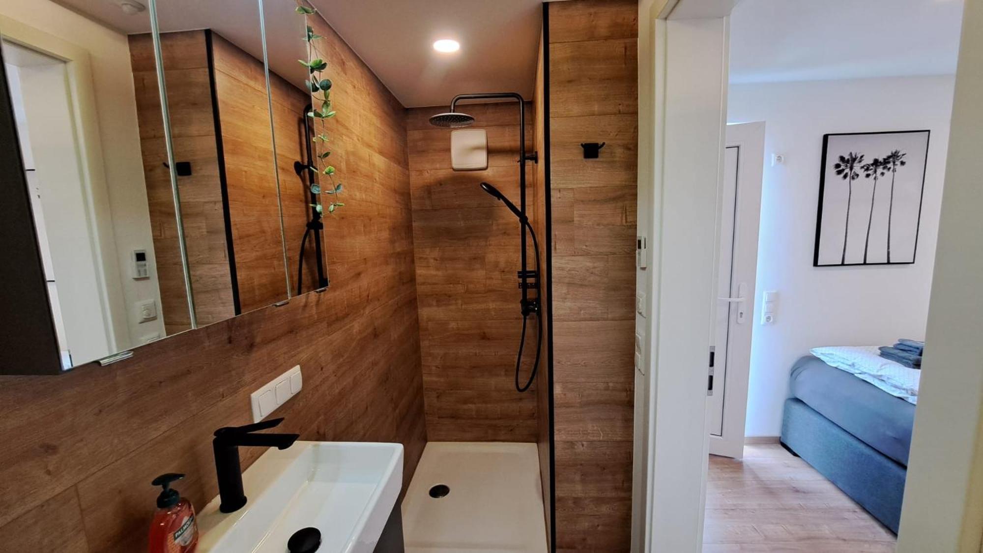 Appartment-Ferienwohnung Mit Kueche, Bad, Kostenlos Wlan, Modern Eingerichtet Родинг Экстерьер фото
